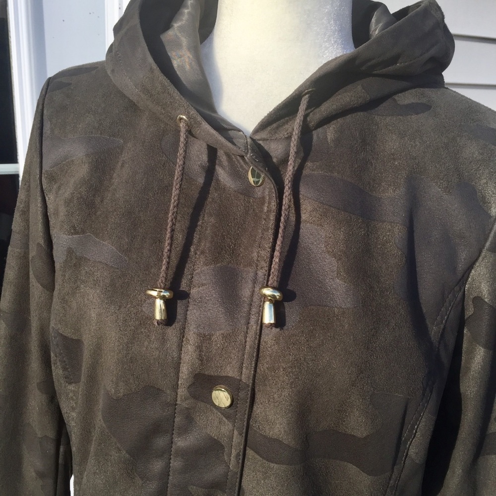 Kenzie faux Suede Jacket. size M